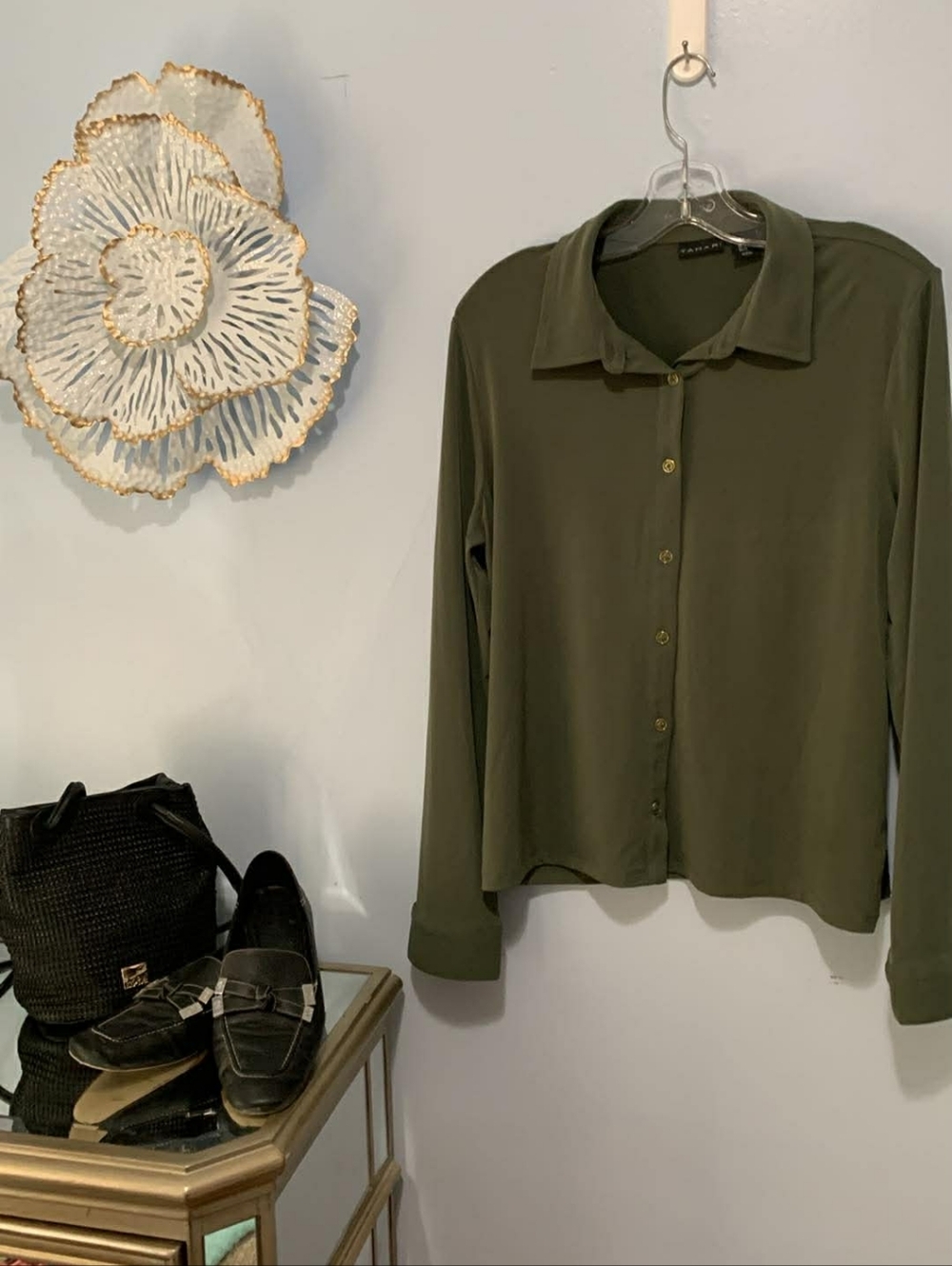 Tahari Olive Green Long-Sleeve Button-Down Shirt